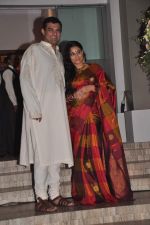 Vidya Balan and Siddharth Roy Kapur_s wedding bash for family in Juhu, Mumbai on 11th Dec 2012 (43).JPG
